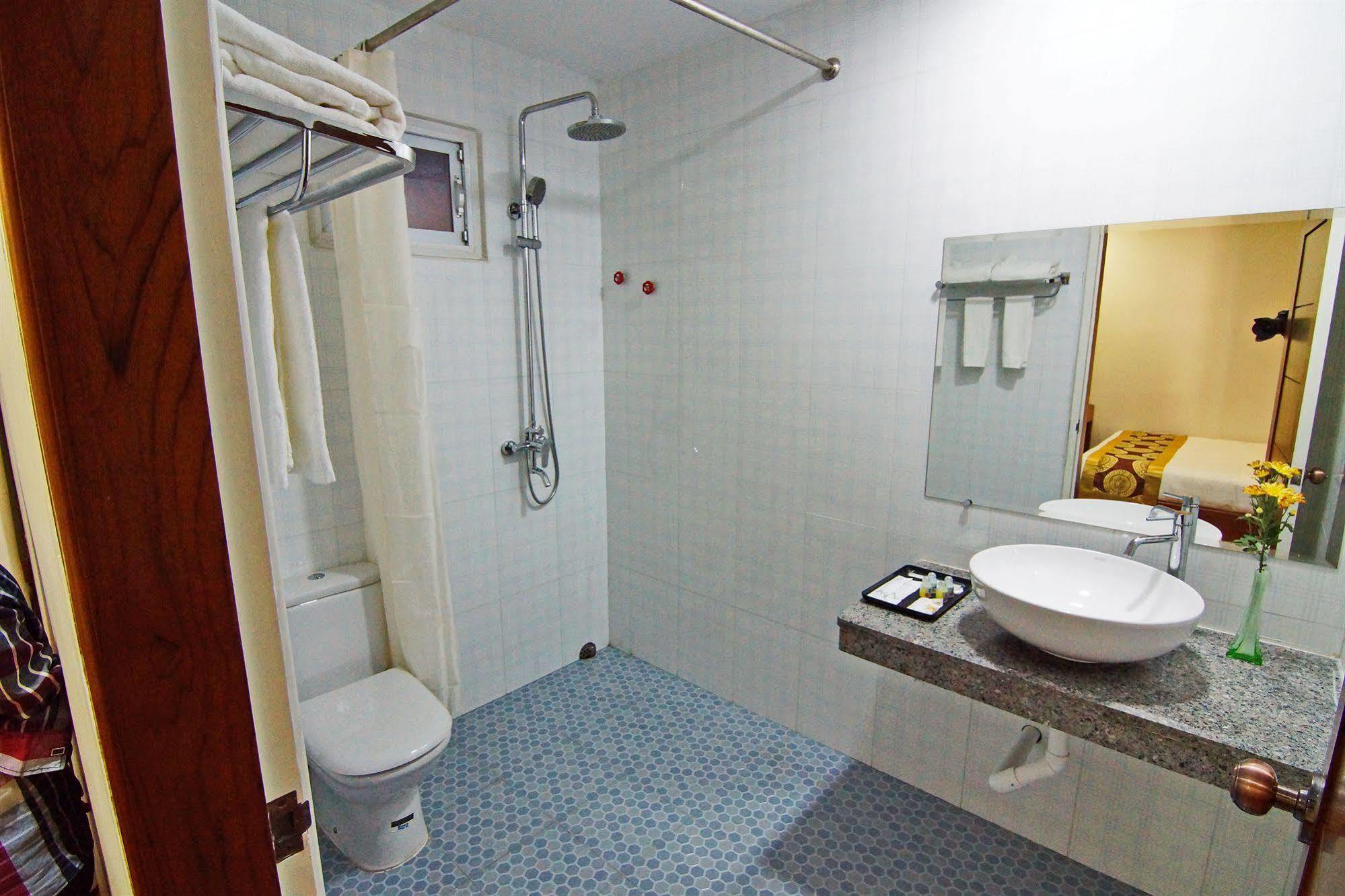 Royal Pearl Hotel Мандалей Екстериор снимка