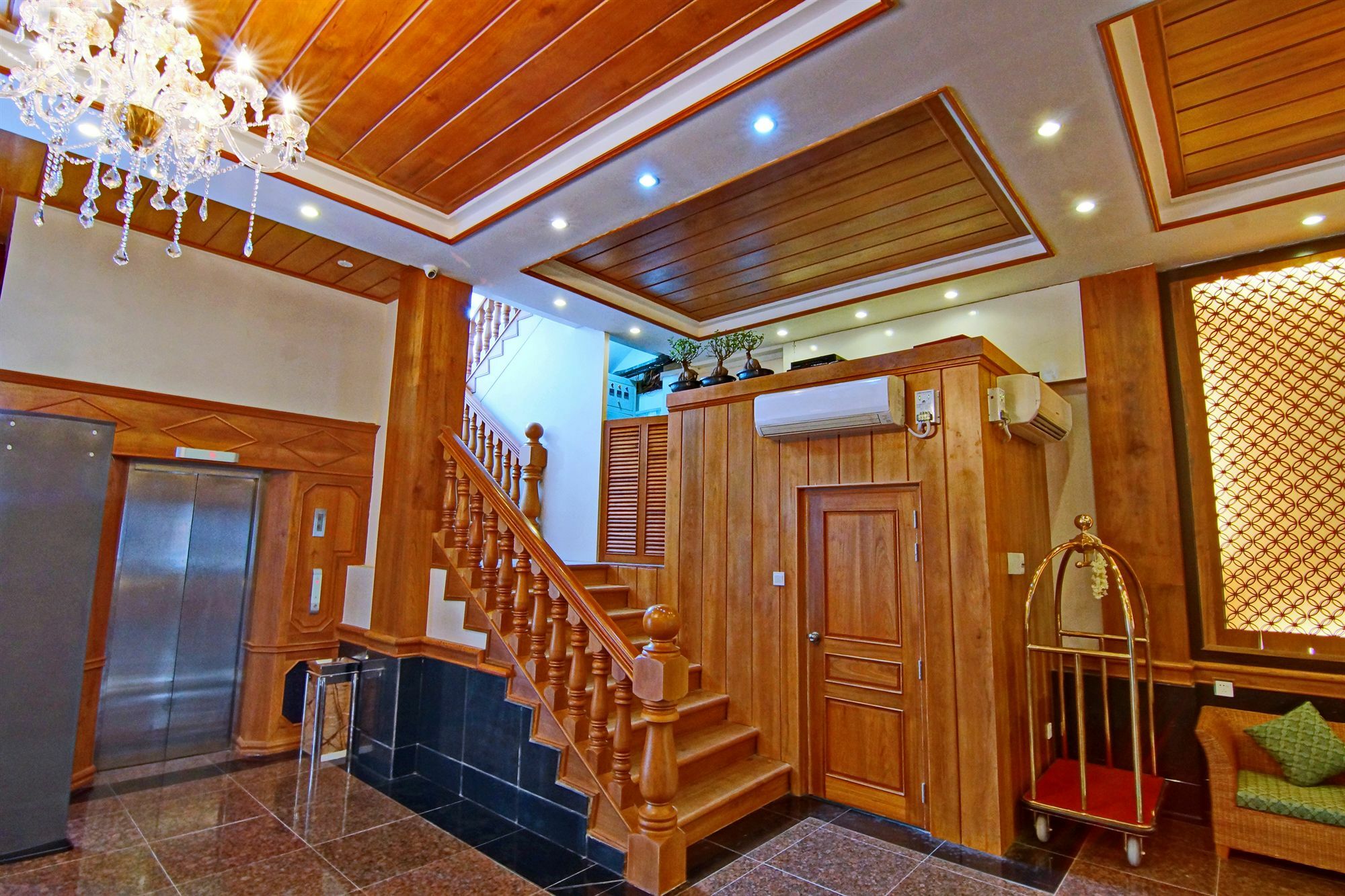 Royal Pearl Hotel Мандалей Екстериор снимка